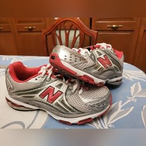 Womens New Balance 1224 grey and pink